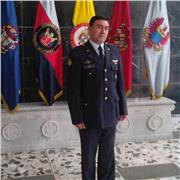 Profesor y docente, con adolescentes y universitarios